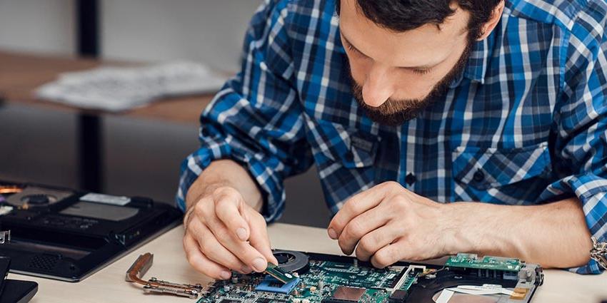 A student at UB, one of the best Computer Engineering BS programs in CT